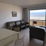 Oostduinkerke Apartments Apartment