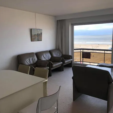 Oostduinkerke Apartments アパート